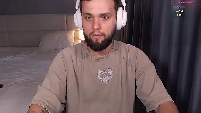 ChillyXO webcam