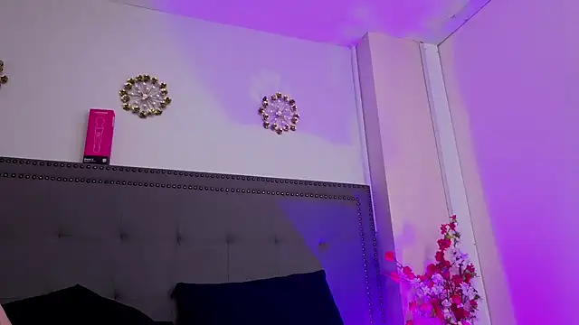 MihaCarther webcam
