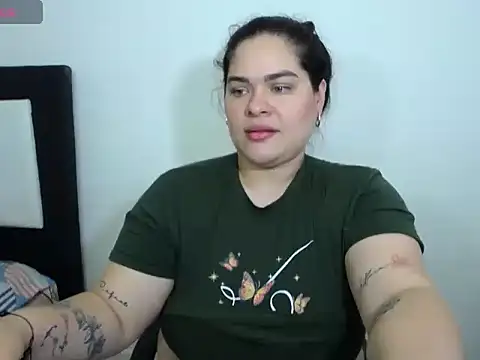 NinaFuentes2X webcam