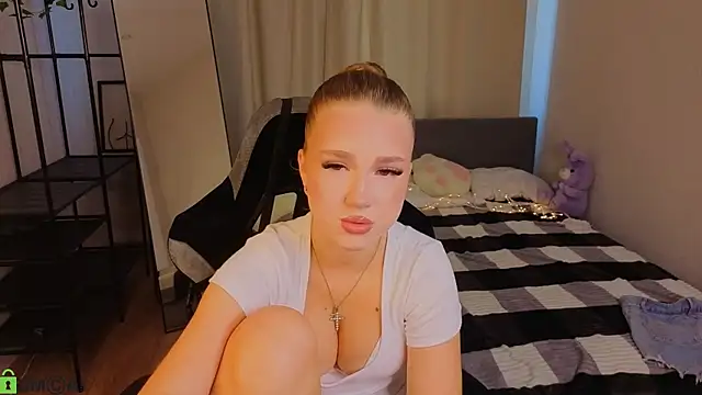 Cherryyy_Bliss webcam