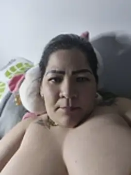 Dalessa_Bigtits webcam