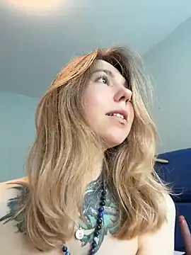 KiraGhostFlame webcam