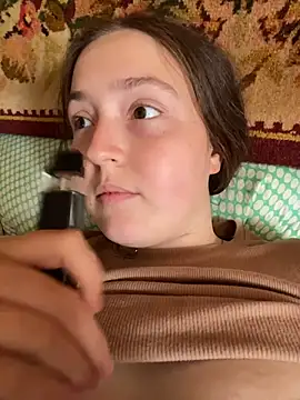 sweetycute7 - SweetyCute7's free webcam - UK Sex Cams