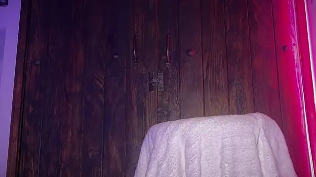 mcklister_kinky_feets webcam