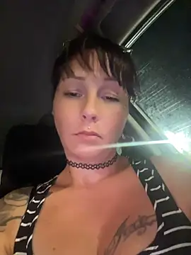 RebelReign live webcam show