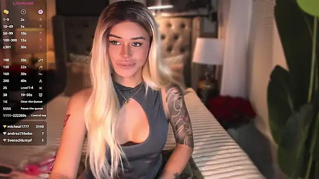 ParisianDoll live webcam show