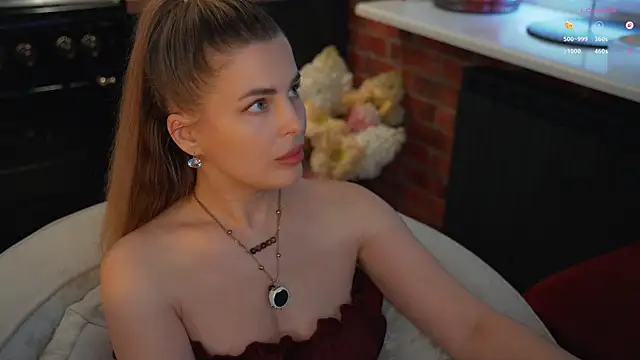 Lady--M live webcam show
