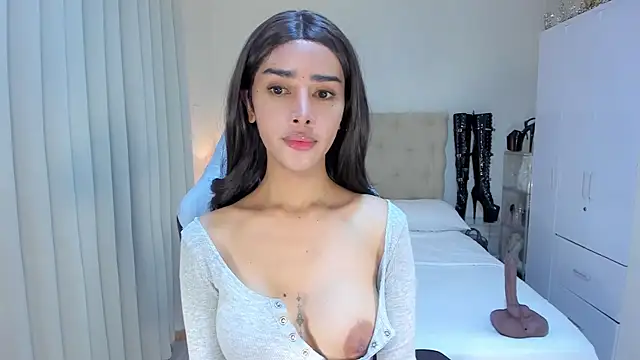 Lovable_with_bigsurprise live webcam show