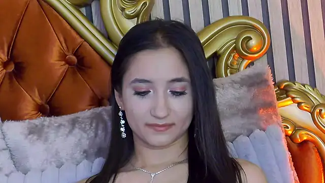 CarolinaBlair live cam on StripChat