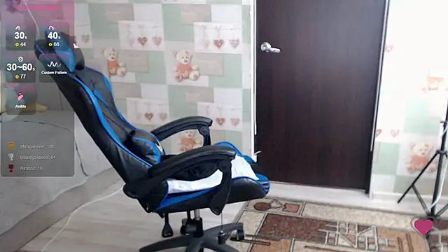 korolek12 (F milf) - a slap on the ass
