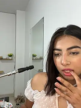 cherry_skinnyy_ webcam