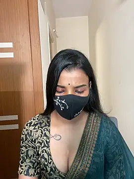 its_ur_flora live cam on StripChat