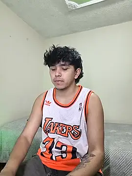 Thiago_Wc live cam on StripChat