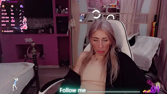 AnnieGOld_ webcam