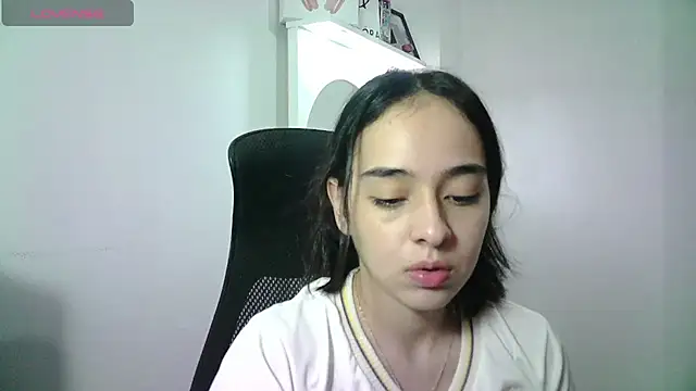 aineangeel live cam on StripChat