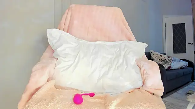 lovelymikky webcam