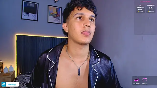 Leo_Savage_ webcam