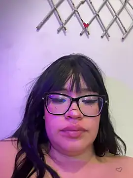 Emily_Taylor2 live cam on StripChat