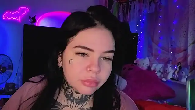 BigBootyHolly webcam