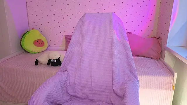 leazy_peazy live cam on StripChat