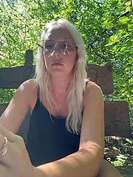 merlindave (F young) - Finger pussy/naked✌️🥵🥵