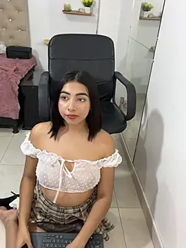 cherry_skinnyy_ webcam