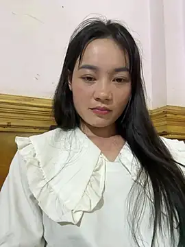 Silver-moon01 live cam on StripChat