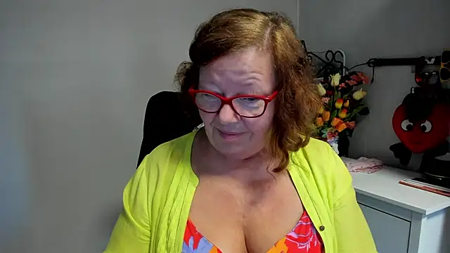 Adelewildx live cam on StripChat