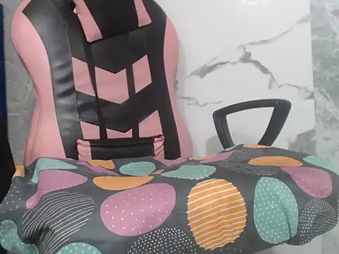 Estebanbigcock23 live cam on StripChat