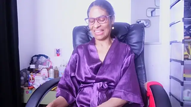 Aries_Mature webcam