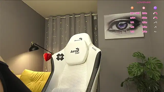 Megany live cam on StripChat