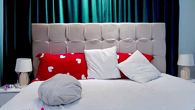 MissClaraCross webcam