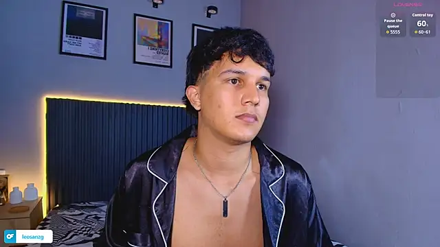 Leo_Savage_ webcam