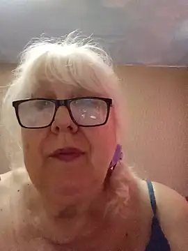 Alexia64231 live cam on StripChat