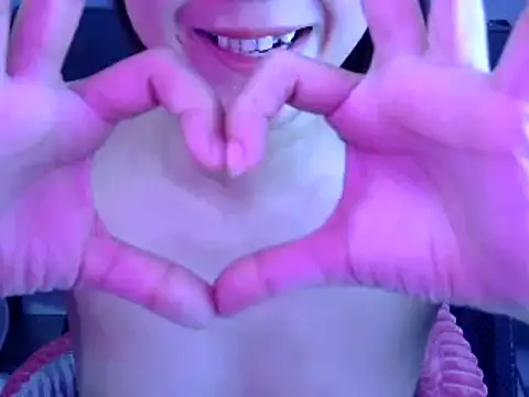 Bee_2k live cam on StripChat