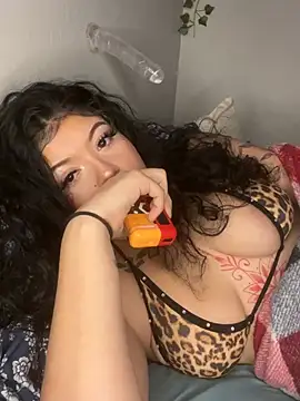 WeluvyouKarma webcam