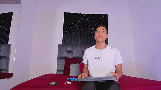 thiagosexy005 (M twink) - CUM SHOW IN PUBLIC!!!!💦😈🔥