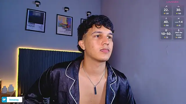 Leo_Savage_ webcam