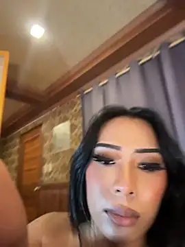 hugecock_tamira webcam