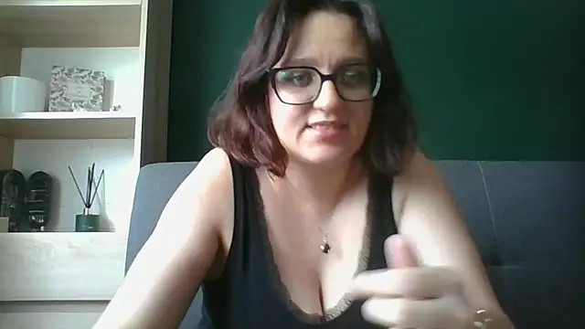 sensual_paris live cam on StripChat