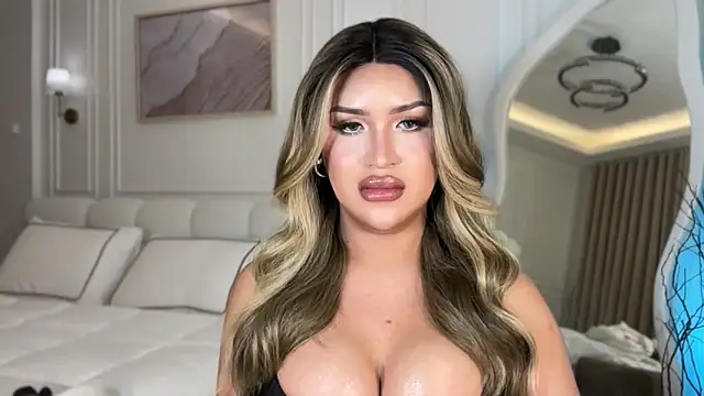 Your_Majesty_Tyra live cam on StripChat