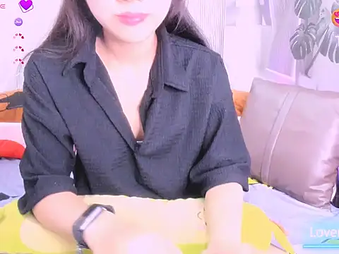 julialy_ live cam on StripChat