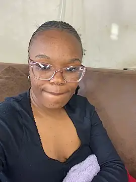 yummymelanin117 - YummyMelanin117's free webcam - UK Sex Cams