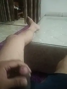 yourhotdudes (Ask my age) - Make me cum