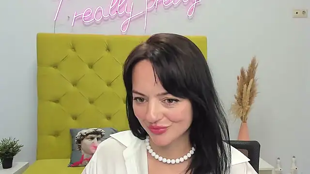 BellaRowan live webcam show