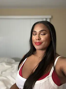 CandyLuxxxx webcam