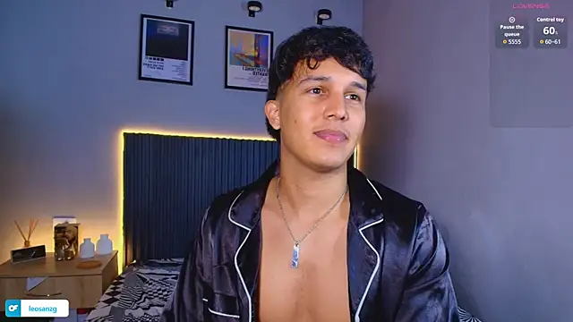 Leo_Savage_ webcam
