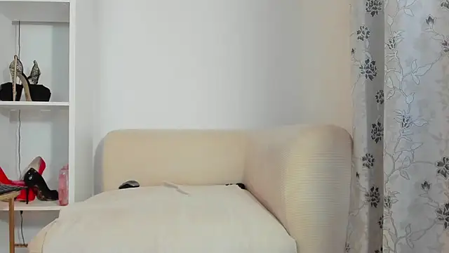 anisialuna_ webcam
