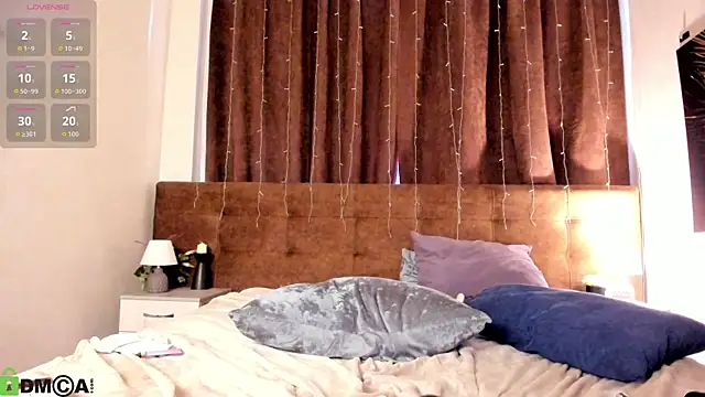 Nicole_Charm webcam