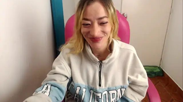 zoe_jones13 webcam